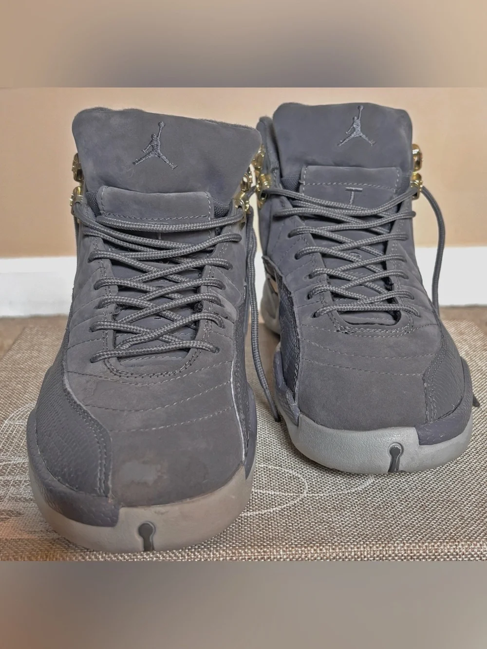 Men’s Jordan High-Top Sneakers in Gray with Gold Accents size 8.5